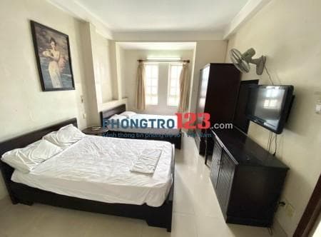 Phòng hướng ban công 2 giường, thoáng ngay Tân Thới Hiệp, gần CV PMQT